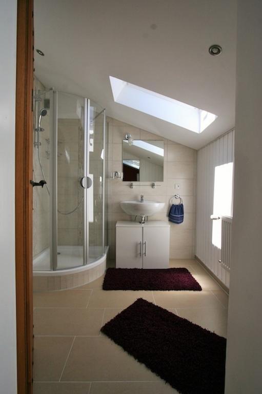 Geraeumiges Domizil Mit Bergblick Und Sauna Oberwoessen Phòng bức ảnh
